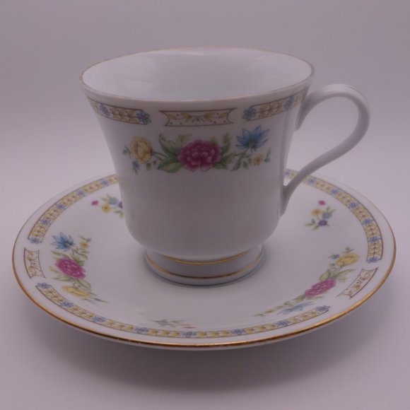 Liling Fine China Yung Shen Tea Cup and Saucer - Picture 3 of 12